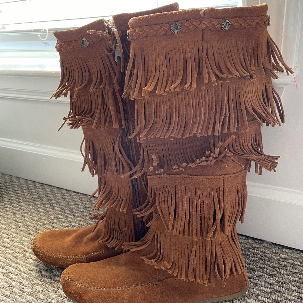 Minmetonka boots fringe